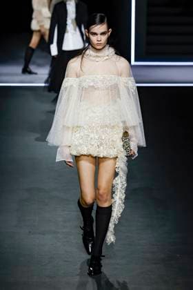 Défilé Christian Dior Mode Féminine Prêt À Porter Automne Hiver 2025 2026 lors de la Fashion Week de Paris PFW Défilé Christian Dior Mode Féminine Prêt À Porter Automne Hiver 2025 2026 lors de la Fashion Week de Paris PFW , à Paris, France, le 4 mars 2025 Runway Christian Dior Womenswear Ready to Wear Fall Winter 2025 2026 show during Paris Fashion Week PFW , in Paris, France, March 4, 2025 Paris France  Copyright: xAgencex xBestimagexAgencex xBestimagex