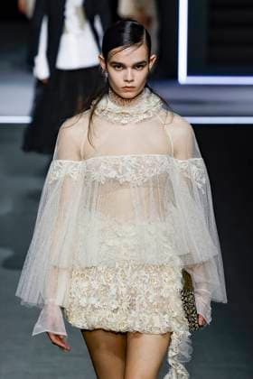 Défilé Christian Dior Mode Féminine Prêt À Porter Automne Hiver 2025 2026 lors de la Fashion Week de Paris PFW Défilé Christian Dior Mode Féminine Prêt À Porter Automne Hiver 2025 2026 lors de la Fashion Week de Paris PFW , à Paris, France, le 4 mars 2025 Runway Christian Dior Womenswear Ready to Wear Fall Winter 2025 2026 show during Paris Fashion Week PFW , in Paris, France, March 4, 2025 Paris France  Copyright: xAgencex xBestimagexAgencex xBestimagex