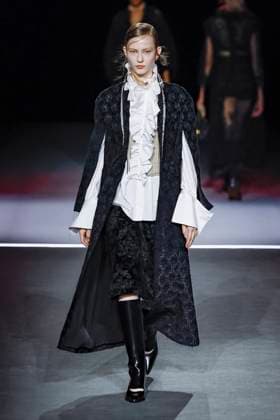 Défilé Christian Dior Mode Féminine Prêt À Porter Automne Hiver 2025 2026 lors de la Fashion Week de Paris PFW Défilé Christian Dior Mode Féminine Prêt À Porter Automne Hiver 2025 2026 lors de la Fashion Week de Paris PFW , à Paris, France, le 4 mars 2025 Runway Christian Dior Womenswear Ready to Wear Fall Winter 2025 2026 show during Paris Fashion Week PFW , in Paris, France, March 4, 2025 Paris France  Copyright: xAgencex xBestimagexAgencex xBestimagex