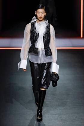 Défilé Christian Dior Mode Féminine Prêt À Porter Automne Hiver 2025 2026 lors de la Fashion Week de Paris PFW Défilé Christian Dior Mode Féminine Prêt À Porter Automne Hiver 2025 2026 lors de la Fashion Week de Paris PFW , à Paris, France, le 4 mars 2025 Runway Christian Dior Womenswear Ready to Wear Fall Winter 2025 2026 show during Paris Fashion Week PFW , in Paris, France, March 4, 2025 Paris France  Copyright: xAgencex xBestimagexAgencex xBestimagex