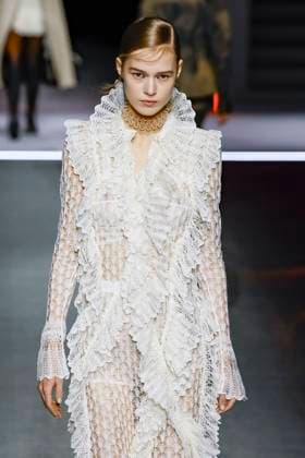 Défilé Christian Dior Mode Féminine Prêt À Porter Automne Hiver 2025 2026 lors de la Fashion Week de Paris PFW Défilé Christian Dior Mode Féminine Prêt À Porter Automne Hiver 2025 2026 lors de la Fashion Week de Paris PFW , à Paris, France, le 4 mars 2025 Runway Christian Dior Womenswear Ready to Wear Fall Winter 2025 2026 show during Paris Fashion Week PFW , in Paris, France, March 4, 2025 Paris France  Copyright: xAgencex xBestimagexAgencex xBestimagex