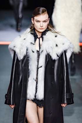 Défilé Christian Dior Mode Féminine Prêt À Porter Automne Hiver 2025 2026 lors de la Fashion Week de Paris PFW Défilé Christian Dior Mode Féminine Prêt À Porter Automne Hiver 2025 2026 lors de la Fashion Week de Paris PFW , à Paris, France, le 4 mars 2025 Runway Christian Dior Womenswear Ready to Wear Fall Winter 2025 2026 show during Paris Fashion Week PFW , in Paris, France, March 4, 2025 Paris France  Copyright: xAgencex xBestimagexAgencex xBestimagex