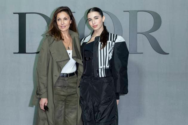 Photocall at the Christian Dior Womenswear Ready to Wear Fall Winter 2025 2026 show during Paris Fashion Week PFW Nadia Fares and her daughter Shana Leelee Chasman at the photocall at the Christian Dior Womenswear Ready to Wear Fall Winter 2025 2026 show during Paris Fashion Week PFW , in Paris, France, March 4, 2025 Olivier Borde Bestimage Photocall at the Christian Dior Womenswear Ready to Wear Fall Winter 2025 2026 show during Paris Fashion Week PFW , in Paris, France, March 4, 2025 Paris France  Copyright: xOLIVIERxBORDEx xBESTIMAGExOLIVIERxBORDEx xBESTIMAGEx