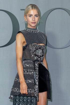 Photocall dau défilé Christian Dior Mode Féminine Prêt À Porter Automne Hiver 2025 2026 lors de la Fashion Week de Paris PFW Caro Daur au photocall du défilé Christian Dior Mode Féminine Prêt À Porter Automne Hiver 2025 2026 lors de la Fashion Week de Paris PFW , à Paris, France, le 4 mars 2025 Olivier Borde Bestimage Photocall at the Christian Dior Womenswear Ready to Wear Fall Winter 2025 2026 show during Paris Fashion Week PFW , in Paris, France, March 4, 2025 Paris France  Copyright: xOLIVIERxBORDEx xBESTIMAGExOLIVIERxBORDEx xBESTIMAGEx