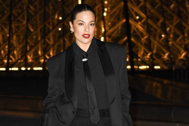 PFW Le Grand Diner du Louvre Arrivals Photocall Ashley Graham attending the Le Grand Diner du Louvre Arrivals Photocall at the Musee du Louvre as part of Paris Fashion Week on March 04, 2025 in Paris, France. Photo by Aurore Marechal ABACAPRESS.COM Paris France  Copyright: xMarechalxAurore ABACAx