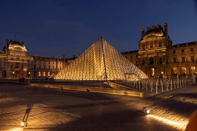 Le Grand Diner du Louvre Photo call Photo Call du Le Grand Diner du Louvre lors de la Fashion Week à Paris le 5 mars 2025 Olivier Borde Bestimage Photo call Le Grand Diner du Louvre during Fashion Week in Paris on March 5th, 2025 Paris France  Copyright: xOLIVIERxBORDEx xBESTIMAGExOLIVIERxBORDEx xBESTIMAGEx