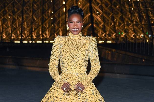 PFW Le Grand Diner du Louvre Arrivals Photocall Doechii attending the Le Grand Diner du Louvre Arrivals Photocall at the Musee du Louvre as part of Paris Fashion Week on March 04, 2025 in Paris, France. Photo by Aurore Marechal ABACAPRESS.COM Paris France  Copyright: xMarechalxAurore ABACAx