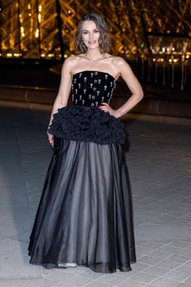 Le Grand Diner du Louvre photo call Keira Knightley Photo Call du Le Grand Diner du Louvre lors de la Fashion Week à Paris le 5 mars 2025 Olivier Borde Bestimage Photo call Le Grand Diner du Louvre during Fashion Week in Paris on March 5th, 2025 Paris France  Copyright: xOLIVIERxBORDEx xBESTIMAGExOLIVIERxBORDEx xBESTIMAGEx