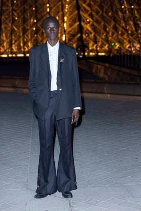 Le Grand Diner du Louvre photo call Malick Bodian Photo Call du Le Grand Diner du Louvre lors de la Fashion Week à Paris le 5 mars 2025 Olivier Borde Bestimage Photo call Le Grand Diner du Louvre during Fashion Week in Paris on March 5th, 2025 Paris France  Copyright: xOLIVIERxBORDEx xBESTIMAGExOLIVIERxBORDEx xBESTIMAGEx