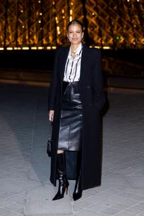 Le Grand Diner du Louvre photo call Mati Diop Photo Call du Le Grand Diner du Louvre lors de la Fashion Week à Paris le 5 mars 2025 Olivier Borde Bestimage Photo call Le Grand Diner du Louvre during Fashion Week in Paris on March 5th, 2025 Paris France  Copyright: xOLIVIERxBORDEx xBESTIMAGExOLIVIERxBORDEx xBESTIMAGEx