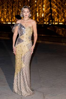 Le Grand Diner du Louvre photo call Gigi Hadid Photo Call du Le Grand Diner du Louvre during Fashion Week in Paris on March 5th, 2025 Olivier Borde Bestimage Photo call Le Grand Diner du Louvre during Fashion Week in Paris on March 5th, 2025 Paris France  Copyright: xOLIVIERxBORDEx xBESTIMAGExOLIVIERxBORDEx xBESTIMAGEx