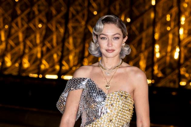 Le Grand Diner du Louvre photo call Gigi Hadid Photo Call du Le Grand Diner du Louvre during Fashion Week in Paris on March 5th, 2025 Olivier Borde Bestimage Photo call Le Grand Diner du Louvre during Fashion Week in Paris on March 5th, 2025 Paris France  Copyright: xOLIVIERxBORDEx xBESTIMAGExOLIVIERxBORDEx xBESTIMAGEx