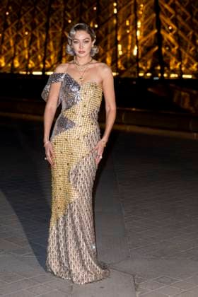 Le Grand Diner du Louvre photo call Gigi Hadid Photo Call du Le Grand Diner du Louvre during Fashion Week in Paris on March 5th, 2025 Olivier Borde Bestimage Photo call Le Grand Diner du Louvre during Fashion Week in Paris on March 5th, 2025 Paris France  Copyright: xOLIVIERxBORDEx xBESTIMAGExOLIVIERxBORDEx xBESTIMAGEx
