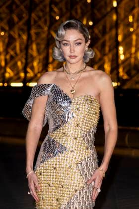 Le Grand Diner du Louvre photo call Gigi Hadid Photo Call du Le Grand Diner du Louvre during Fashion Week in Paris on March 5th, 2025 Olivier Borde Bestimage Photo call Le Grand Diner du Louvre during Fashion Week in Paris on March 5th, 2025 Paris France  Copyright: xOLIVIERxBORDEx xBESTIMAGExOLIVIERxBORDEx xBESTIMAGEx