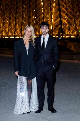 Le Grand Diner du Louvre photo call Ben Attal et Jordane Crantelle Photo Call du Le Grand Diner du Louvre lors de la Fashion Week à Paris le 5 mars 2025 Olivier Borde Bestimage Photo call Le Grand Diner du Louvre during Fashion Week in Paris on March 5th, 2025 Paris France  Copyright: xOLIVIERxBORDEx xBESTIMAGExOLIVIERxBORDEx xBESTIMAGEx
