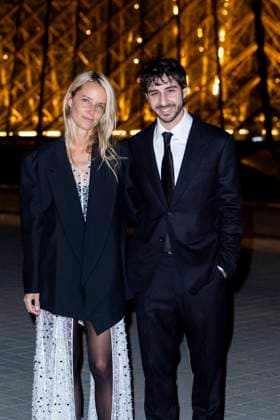 Le Grand Diner du Louvre photo call Ben Attal et Jordane Crantelle Photo Call du Le Grand Diner du Louvre lors de la Fashion Week à Paris le 5 mars 2025 Olivier Borde Bestimage Photo call Le Grand Diner du Louvre during Fashion Week in Paris on March 5th, 2025 Paris France  Copyright: xOLIVIERxBORDEx xBESTIMAGExOLIVIERxBORDEx xBESTIMAGEx