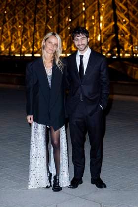 Le Grand Diner du Louvre photo call Ben Attal et Jordane Crantelle Photo Call du Le Grand Diner du Louvre lors de la Fashion Week à Paris le 5 mars 2025 Olivier Borde Bestimage Photo call Le Grand Diner du Louvre during Fashion Week in Paris on March 5th, 2025 Paris France  Copyright: xOLIVIERxBORDEx xBESTIMAGExOLIVIERxBORDEx xBESTIMAGEx