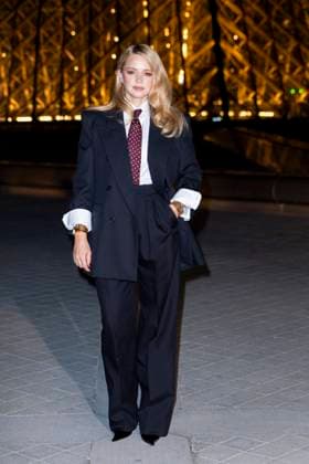 Le Grand Diner du Louvre photo call Virginie Efira Photo Call du Le Grand Diner du Louvre lors de la Fashion Week à Paris le 5 mars 2025 Olivier Borde Bestimage Photo call Le Grand Diner du Louvre during Fashion Week in Paris on March 5th, 2025 Paris France  Copyright: xOLIVIERxBORDEx xBESTIMAGExOLIVIERxBORDEx xBESTIMAGEx