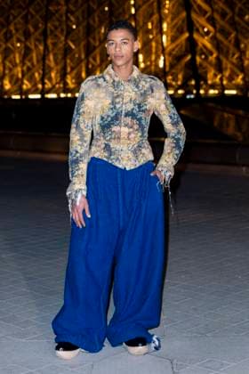 Le Grand Diner du Louvre photo call Guillaume Diops Photo Call du Le Grand Diner du Louvre lors de la Fashion Week à Paris le 5 mars 2025 Olivier Borde Bestimage Photo call Le Grand Diner du Louvre during Fashion Week in Paris on March 5th, 2025 Paris France  Copyright: xOLIVIERxBORDEx xBESTIMAGExOLIVIERxBORDEx xBESTIMAGEx