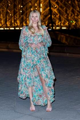 Le Grand Diner du Louvre photo call Dree Hemingway Photo Call du Le Grand Diner du Louvre lors de la Fashion Week à Paris le 5 mars 2025 Olivier Borde Bestimage Photo call Le Grand Diner du Louvre during Fashion Week in Paris on March 5th, 2025 Paris France  Copyright: xOLIVIERxBORDEx xBESTIMAGExOLIVIERxBORDEx xBESTIMAGEx