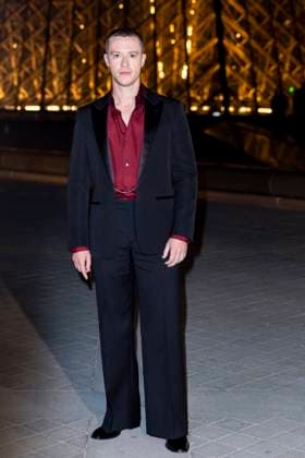 Le Grand Diner du Louvre photo call Joseph Quinn Photo Call du Le Grand Diner du Louvre during Fashion Week in Paris on March 5th, 2025 Olivier Borde Bestimage Photo call Le Grand Diner du Louvre during Fashion Week in Paris on March 5th, 2025 Paris France  Copyright: xOLIVIERxBORDEx xBESTIMAGExOLIVIERxBORDEx xBESTIMAGEx