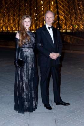 Le Grand Diner du Louvre photo call Prince Pierre D Arenberg et Patricia D Arenberg Photo Call du Le Grand Diner du Louvre lors de la Fashion Week à Paris le 5 mars 2025 Olivier Borde Bestimage Photo call Le Grand Diner du Louvre during Fashion Week in Paris on March 5th, 2025 Paris France  Copyright: xOLIVIERxBORDEx xBESTIMAGExOLIVIERxBORDEx xBESTIMAGEx