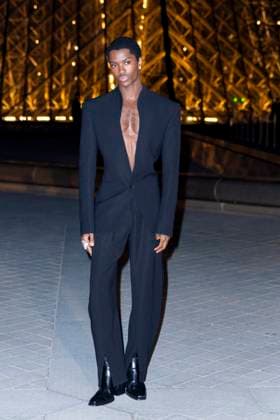 Le Grand Diner du Louvre photo call Alton Mason Photo Call du Le Grand Diner du Louvre during Fashion Week in Paris on March 5th, 2025 Olivier Borde Bestimage Photo call Le Grand Diner du Louvre during Fashion Week in Paris on March 5th, 2025 Paris France  Copyright: xOLIVIERxBORDEx xBESTIMAGExOLIVIERxBORDEx xBESTIMAGEx