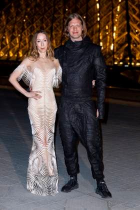 Le Grand Diner du Louvre photo call Iris Van Herpen et Salvador Breed Photo Call du Le Grand Diner du Louvre during Fashion Week in Paris on March 5th, 2025 Olivier Borde Bestimage Photo call Le Grand Diner du Louvre during Fashion Week in Paris on March 5th, 2025 Paris France  Copyright: xOLIVIERxBORDEx xBESTIMAGExOLIVIERxBORDEx xBESTIMAGEx