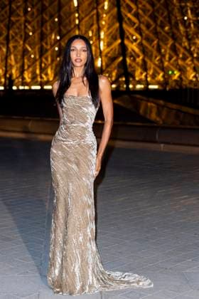 Le Grand Diner du Louvre Photo call Jasmine Tookes Photo Call du Le Grand Diner du Louvre lors de la Fashion Week à Paris le 5 mars 2025 Olivier Borde Bestimage Photo call Le Grand Diner du Louvre during Fashion Week in Paris on March 5th, 2025 Paris France  Copyright: xOLIVIERxBORDEx xBESTIMAGExOLIVIERxBORDEx xBESTIMAGEx