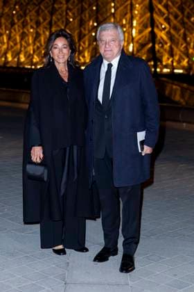 Le Grand Diner du Louvre Photo call Sidney Toledano et Katia Photo Call du Le Grand Diner du Louvre lors de la Fashion Week à Paris le 5 mars 2025 Olivier Borde Bestimage Photo call Le Grand Diner du Louvre during Fashion Week in Paris on March 5th, 2025 Paris France  Copyright: xOLIVIERxBORDEx xBESTIMAGExOLIVIERxBORDEx xBESTIMAGEx