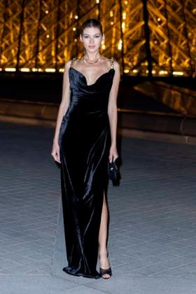 Le Grand Diner du Louvre photo call Valery Kaufman Photo Call du Le Grand Diner du Louvre lors de la Fashion Week à Paris le 5 mars 2025 Olivier Borde Bestimage Photo call Le Grand Diner du Louvre during Fashion Week in Paris on March 5th, 2025 Paris France  Copyright: xOLIVIERxBORDEx xBESTIMAGExOLIVIERxBORDEx xBESTIMAGEx