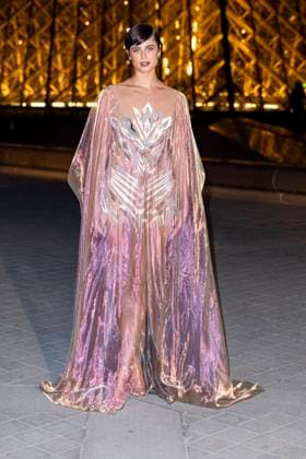 Le Grand Diner du Louvre photo call Taylor Hill Photo Call du Le Grand Diner du Louvre during Fashion Week in Paris on March 5th, 2025 Olivier Borde Bestimage Photo call Le Grand Diner du Louvre during Fashion Week in Paris on March 5th, 2025 Paris France  Copyright: xOLIVIERxBORDEx xBESTIMAGExOLIVIERxBORDEx xBESTIMAGEx