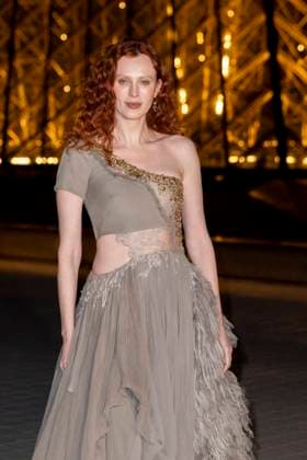 Le Grand Diner du Louvre photo call Karen Elson Photo Call du Le Grand Diner du Louvre during Fashion Week in Paris on March 5th, 2025 Olivier Borde Bestimage Photo call Le Grand Diner du Louvre during Fashion Week in Paris on March 5th, 2025 Paris France  Copyright: xOLIVIERxBORDEx xBESTIMAGExOLIVIERxBORDEx xBESTIMAGEx