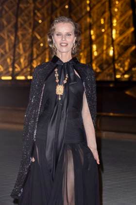 Le Grand Diner du Louvre Photo call Eva Herzigova Photo Call du Le Grand Diner du Louvre lors de la Fashion Week à Paris le 5 mars 2025 Olivier Borde Bestimage Photo call Le Grand Diner du Louvre during Fashion Week in Paris on March 5th, 2025 Paris France  Copyright: xOLIVIERxBORDEx xBESTIMAGExOLIVIERxBORDEx xBESTIMAGEx