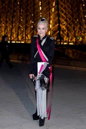 Le Grand Diner du Louvre photo call Daphne Guinness Photo Call du Le Grand Diner du Louvre lors de la Fashion Week à Paris le 5 mars 2025 Olivier Borde Bestimage Photo call Le Grand Diner du Louvre during Fashion Week in Paris on March 5th, 2025 Paris France  Copyright: xOLIVIERxBORDEx xBESTIMAGExOLIVIERxBORDEx xBESTIMAGEx