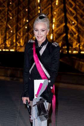 Le Grand Diner du Louvre photo call Daphne Guinness Photo Call du Le Grand Diner du Louvre lors de la Fashion Week à Paris le 5 mars 2025 Olivier Borde Bestimage Photo call Le Grand Diner du Louvre during Fashion Week in Paris on March 5th, 2025 Paris France  Copyright: xOLIVIERxBORDEx xBESTIMAGExOLIVIERxBORDEx xBESTIMAGEx