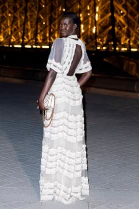 Le Grand Diner du Louvre photo call Adut Akech Photo Call du Le Grand Diner du Louvre lors de la Fashion Week à Paris le 5 mars 2025 Olivier Borde Bestimage Photo call Le Grand Diner du Louvre during Fashion Week in Paris on March 5th, 2025 Paris France  Copyright: xOLIVIERxBORDEx xBESTIMAGExOLIVIERxBORDEx xBESTIMAGEx