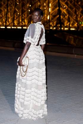 Le Grand Diner du Louvre photo call Adut Akech Photo Call du Le Grand Diner du Louvre lors de la Fashion Week à Paris le 5 mars 2025 Olivier Borde Bestimage Photo call Le Grand Diner du Louvre during Fashion Week in Paris on March 5th, 2025 Paris France  Copyright: xOLIVIERxBORDEx xBESTIMAGExOLIVIERxBORDEx xBESTIMAGEx