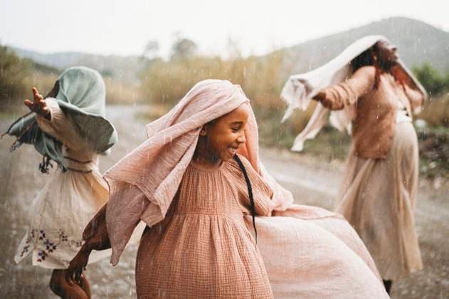 Creative Highlights Symbolfotos Black girl dancing in the rain feeling joy pregnant mom Shenandoah, Virginia, United States CR_TANI250303-1668863-01 ,model released, Symbolfoto