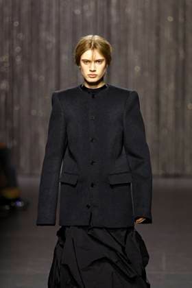 Alainpaul Ready to wear fall winter 2025 26 Paris March 2025 Alainpaul Ready to wear fall winter 2025 26 Paris March 2025, Credit:Zeppelin Avalon  Copyright: xZeppelinx xAvalonx 0972163356