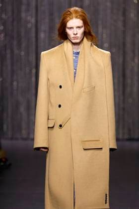 Alainpaul Ready to wear fall winter 2025 26 Paris March 2025 Alainpaul Ready to wear fall winter 2025 26 Paris March 2025, Credit:Zeppelin Avalon  Copyright: xZeppelinx xAvalonx 0972163989