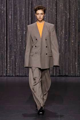 Alainpaul Ready to wear fall winter 2025 26 Paris March 2025 Alainpaul Ready to wear fall winter 2025 26 Paris March 2025, Credit:Zeppelin Avalon  Copyright: xZeppelinx xAvalonx 0972164014