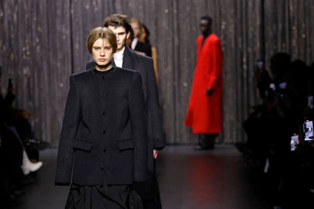 Entertainment Bilder des Tages Alainpaul Ready to wear fall winter 2025 26 Paris March 2025 Alainpaul Ready to wear fall winter 2025 26 Paris March 2025, Credit:Zeppelin Avalon  Copyright: xZeppelinx xAvalonx 0972164551