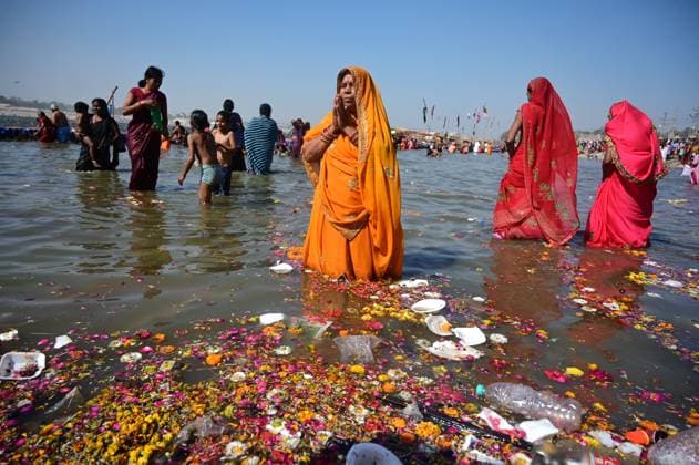 Bilder des Jahres 2025, News 03 März News Themen der Woche KW10 News Bilder des Tages March 5, 2025, Prayagraj, Uttar Pradesh, India: Devotees gathered at Sangam to take a holy dip at the end of the Maha Kumbh Mela in Prayagraj. Prayagraj India - ZUMAv115 20250305_zap_v115_010 Copyright: xPrabhatxKumarxVermax