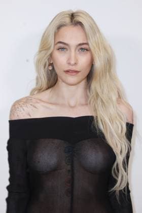 PFW - Stella McCartney Photocall Paris Jackson at the Stella McCartney fashion show as part of Paris Fashion Week on March 5, 2025 in Paris, France. Photo by Jerome Domine ABACAPRESS.COM Paris France  Copyright: xDominexJerome ABACAx