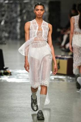 PFW - Cecilie Bahnsen Runway A model walks the runway for a collection by Cecilie Bahnsen as part of Paris Fashion Week at the Palais de Tokyo in Paris, on March 5, 2025. Photo by Firas Abdullah ABACAPRESS.COM Paris Ile-de-France France  Copyright: xAbdullahxFiras ABACAx