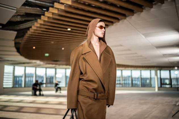 PFW - Stella McCartney Runway A model presents a creation by Stella McCartney for the Womenswear Ready-to-wear Fall-Winter 2025 2026 collection as part of the Paris Fashion Week, in Paris on March 5, 2025. Photo by Eliot Blondet ABACAPRESS.COM Paris France  Copyright: xBlondetxEliot ABACAx