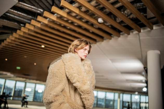 PFW - Stella McCartney Runway A model presents a creation by Stella McCartney for the Womenswear Ready-to-wear Fall-Winter 2025 2026 collection as part of the Paris Fashion Week, in Paris on March 5, 2025. Photo by Eliot Blondet ABACAPRESS.COM Paris France  Copyright: xBlondetxEliot ABACAx