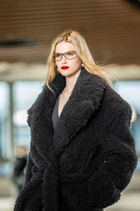 PFW - Stella McCartney Runway A model presents a creation by Stella McCartney for the Womenswear Ready-to-wear Fall-Winter 2025 2026 collection as part of the Paris Fashion Week, in Paris on March 5, 2025. Photo by Eliot Blondet ABACAPRESS.COM Paris France  Copyright: xBlondetxEliot ABACAx