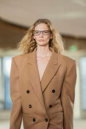 PFW - Stella McCartney Runway A model presents a creation by Stella McCartney for the Womenswear Ready-to-wear Fall-Winter 2025 2026 collection as part of the Paris Fashion Week, in Paris on March 5, 2025. Photo by Eliot Blondet ABACAPRESS.COM Paris France  Copyright: xBlondetxEliot ABACAx